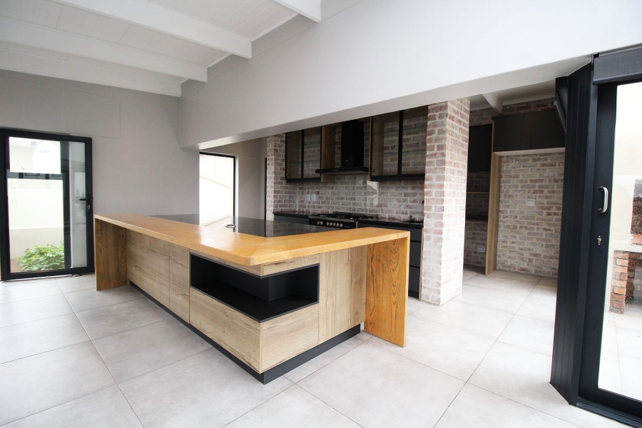 3 Bedroom Property for Sale in Calypso Beach Western Cape